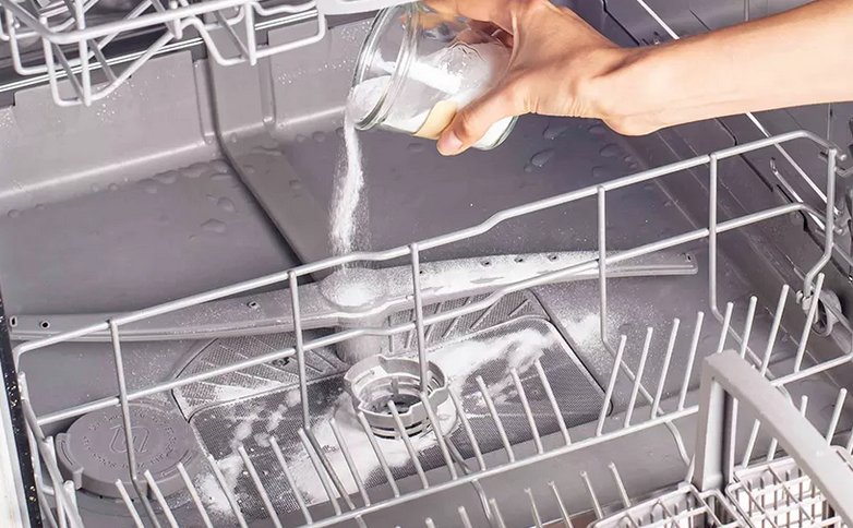 پاک کردن بازوهای آبپاش ظرفشویی
