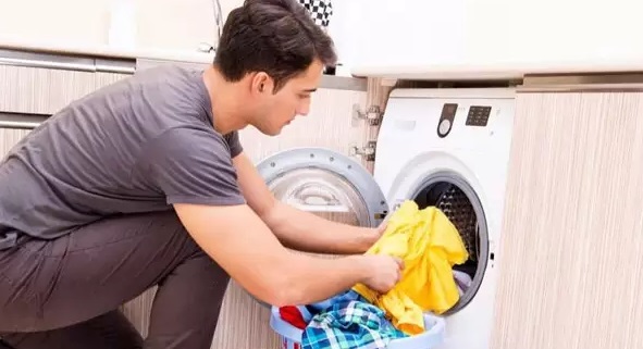 علت سفیدک زدن لباس در لباسشویی